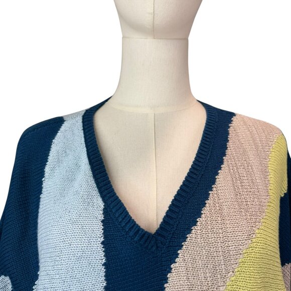 Chico’s Abstract Colorblock V-Neck Sweater Blue Multi NWT Size 1 (M/L) - Picture 3 of 6
